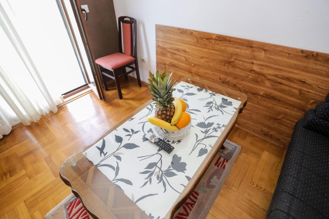 Apartments Cebra ヘルツェグ・ノヴィ エクステリア 写真
