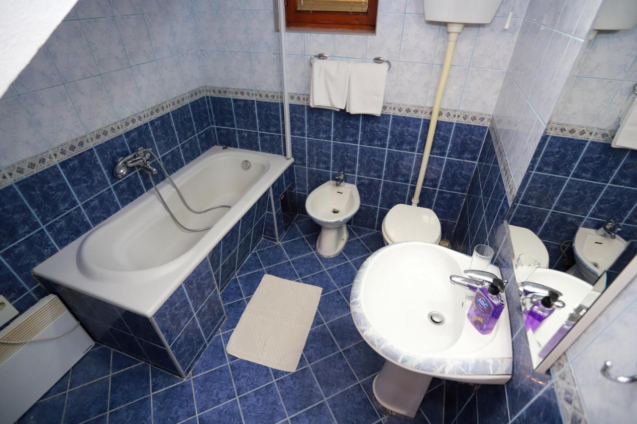 Apartments Cebra ヘルツェグ・ノヴィ エクステリア 写真