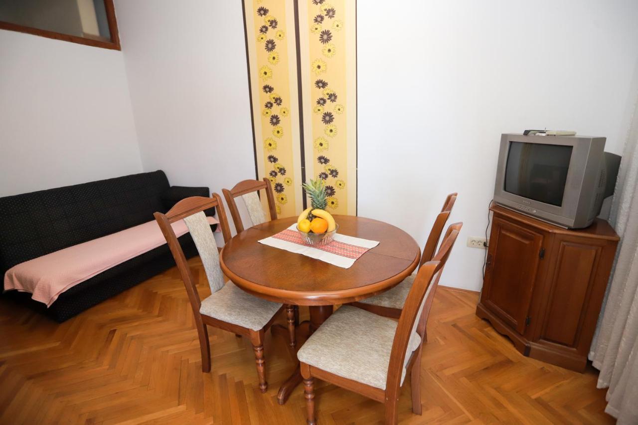 Apartments Cebra ヘルツェグ・ノヴィ エクステリア 写真