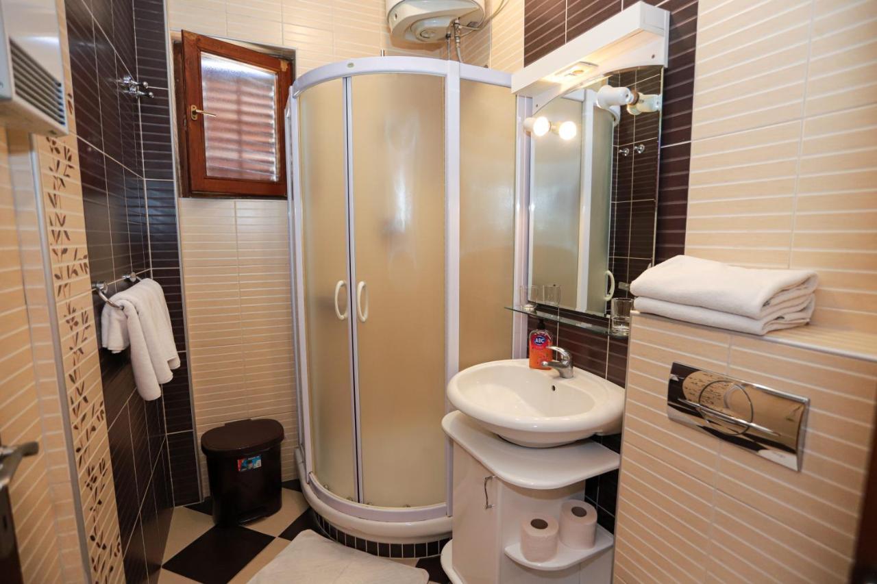 Apartments Cebra ヘルツェグ・ノヴィ エクステリア 写真