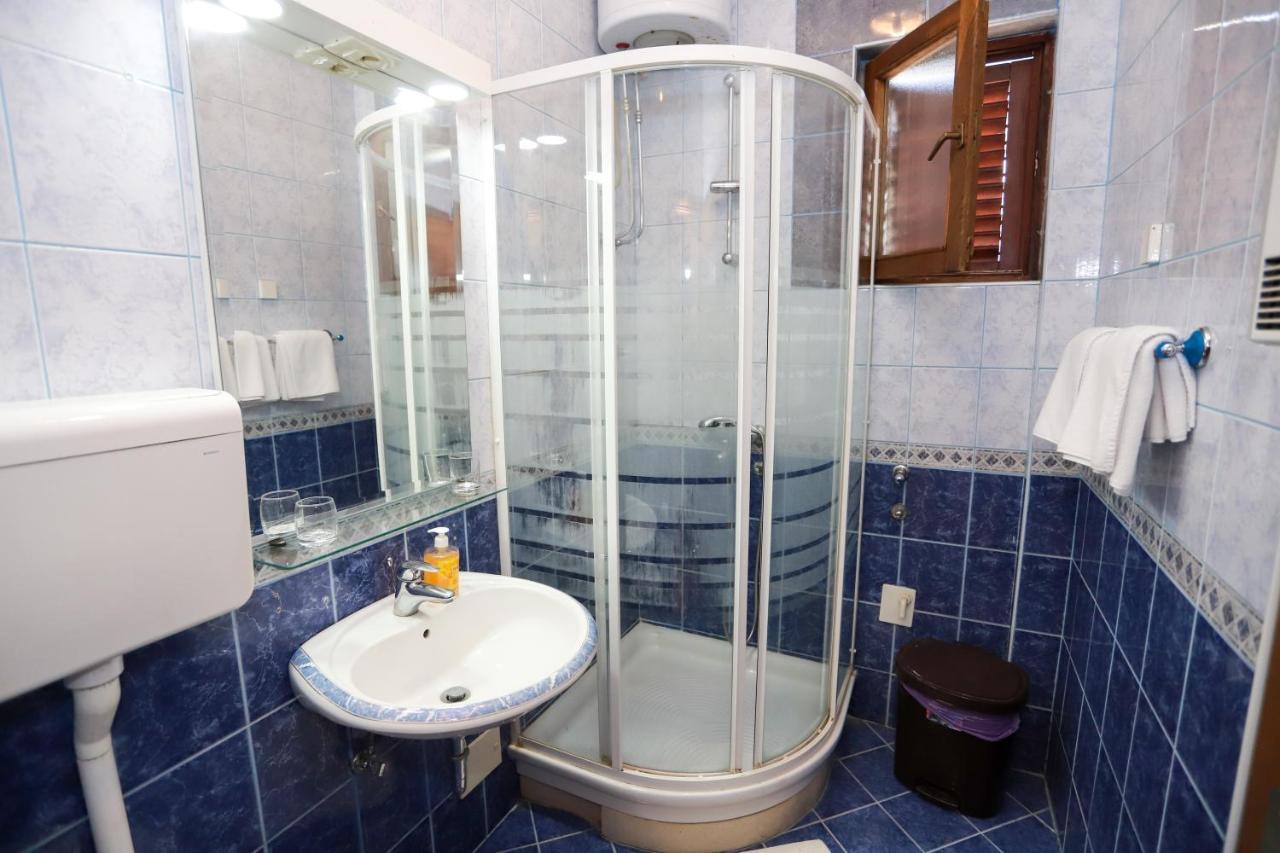 Apartments Cebra ヘルツェグ・ノヴィ エクステリア 写真
