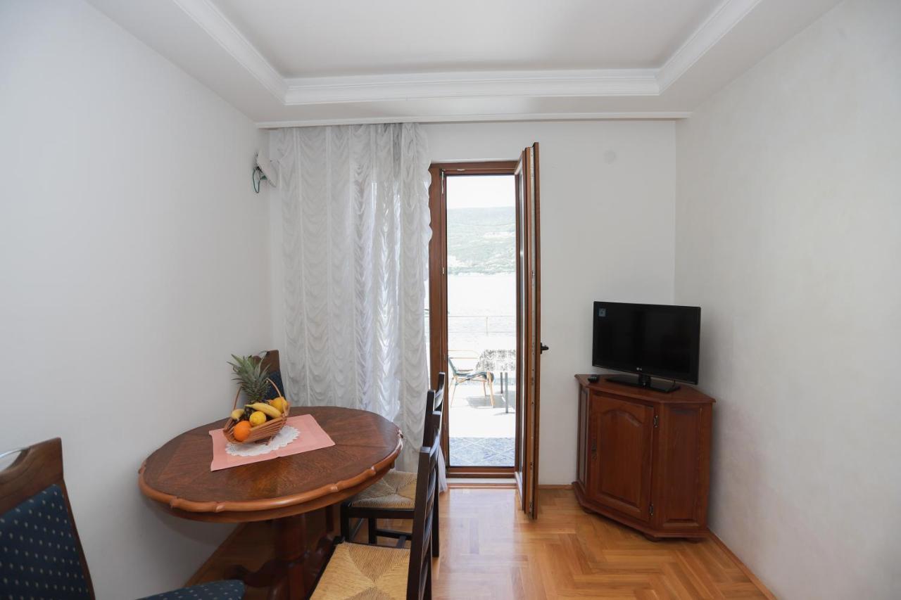 Apartments Cebra ヘルツェグ・ノヴィ エクステリア 写真
